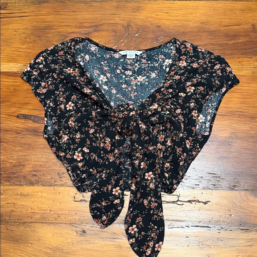 American Eagle (S): Front-Tie crop top